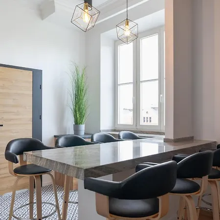 Concierge Filtrowa Apartman