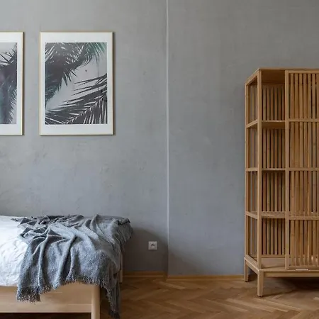 Concierge Filtrowa Apartman